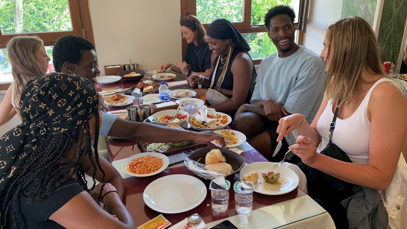 Wisconsin volleyball wraps up stay in Turkey with Nigel Hayes-Davis